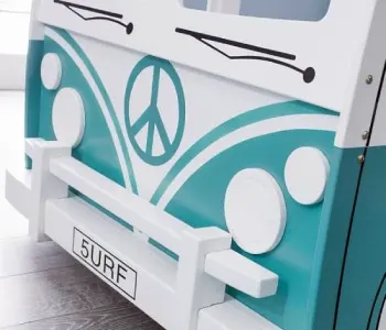 Playful details of this children bed